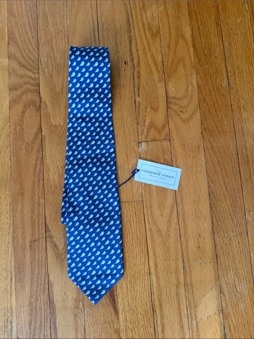 NWT Vineyard Vines Navy Blue Silk Tie with Butterfly Pattern